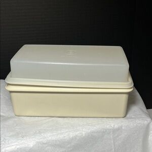 Tupperware Loaf Keeper 1508-2 with Lid 1508-1
